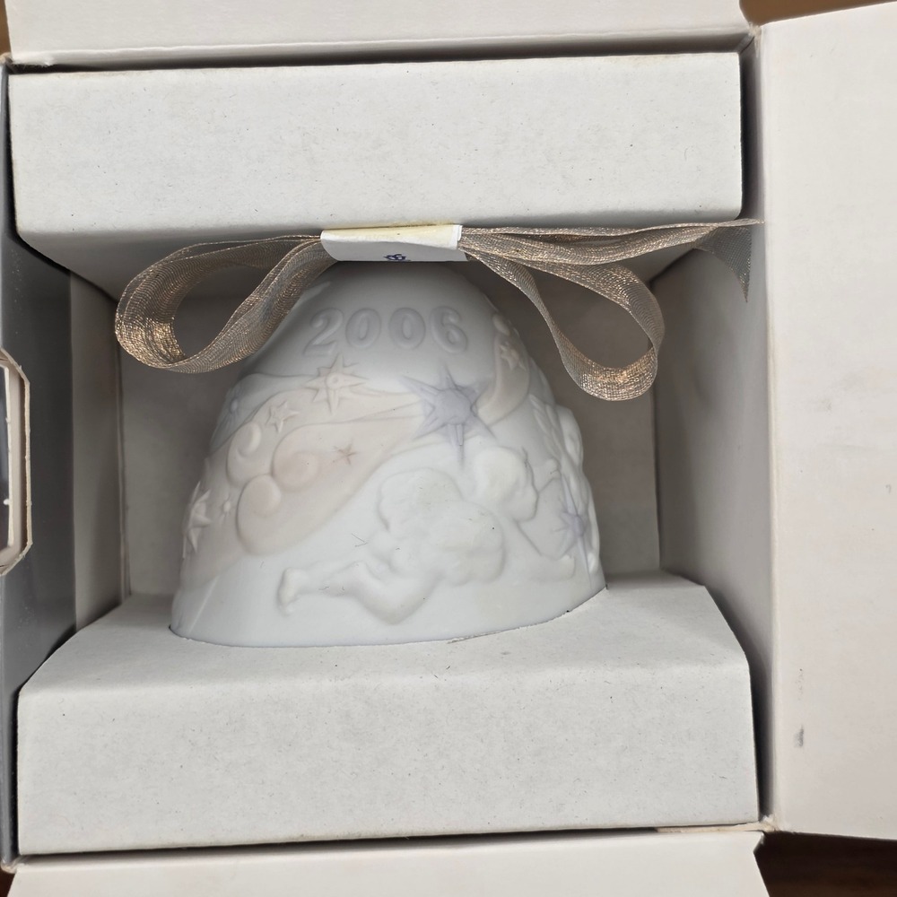Lladro 2006 Porcelain Christmas Bell Ornament Matte NIB 01018222 Made In Spain